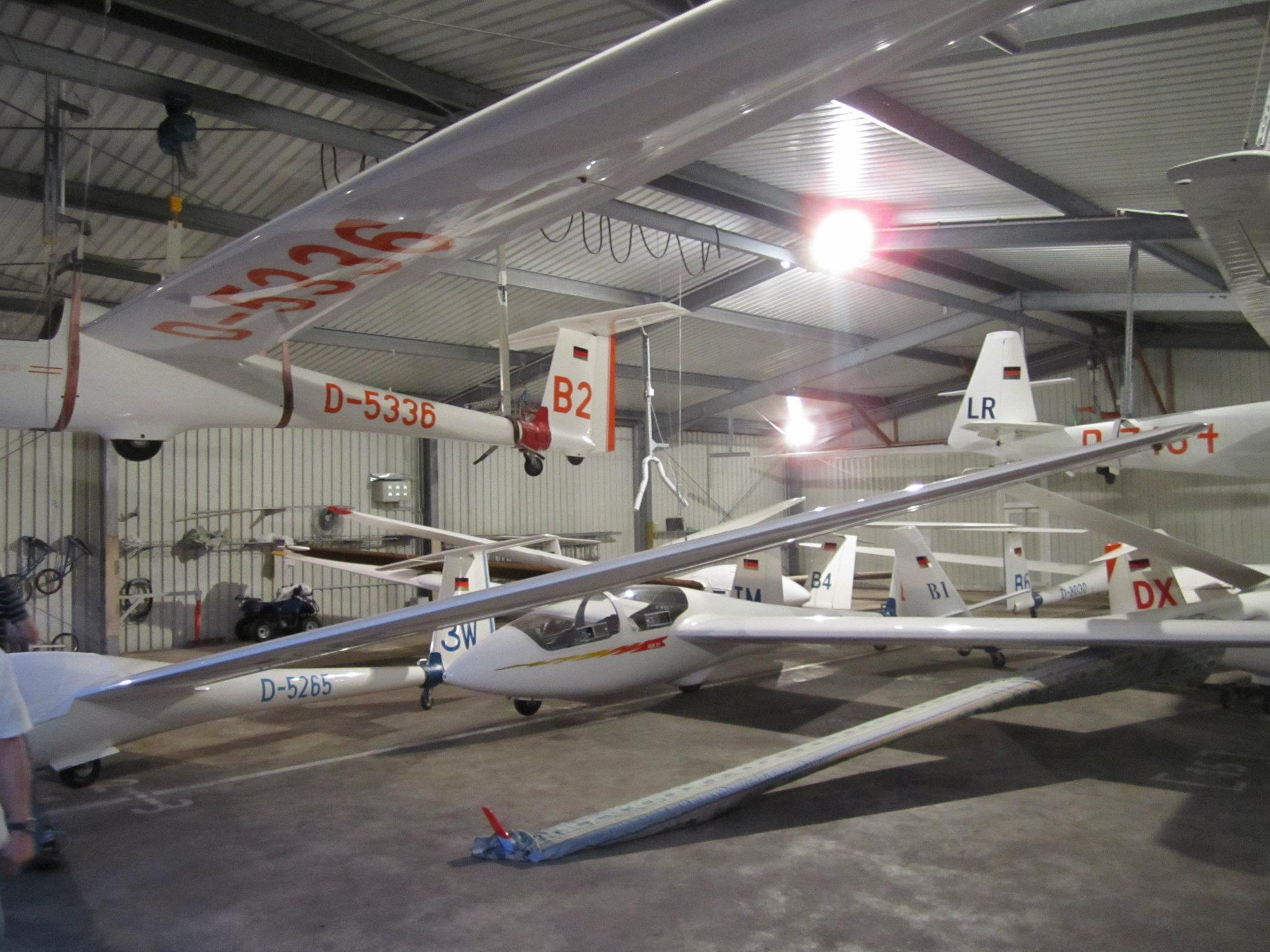 Blick in unsere Flugzeughalle